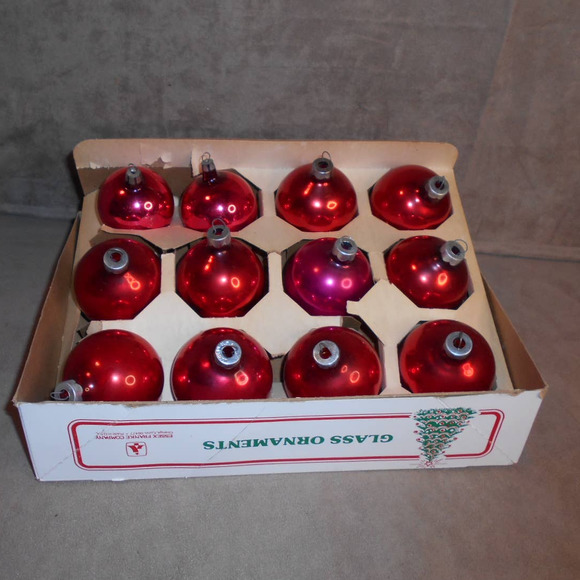 Vintage Essex Franke Co Red 2.25" 10 Glass Ball Ornaments - Picture 2 of 9